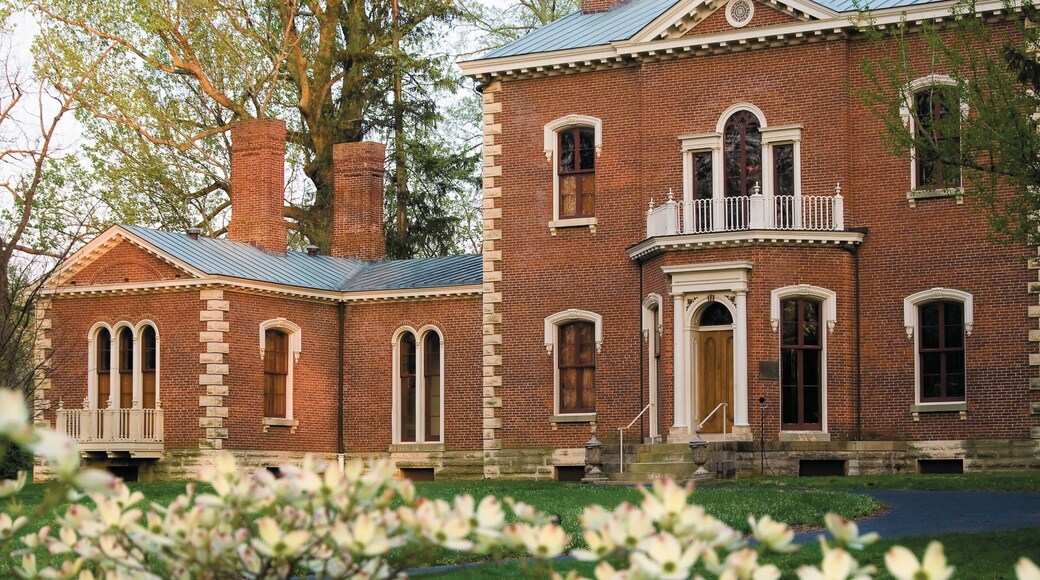 Lexington featuring heritage architecture and a house