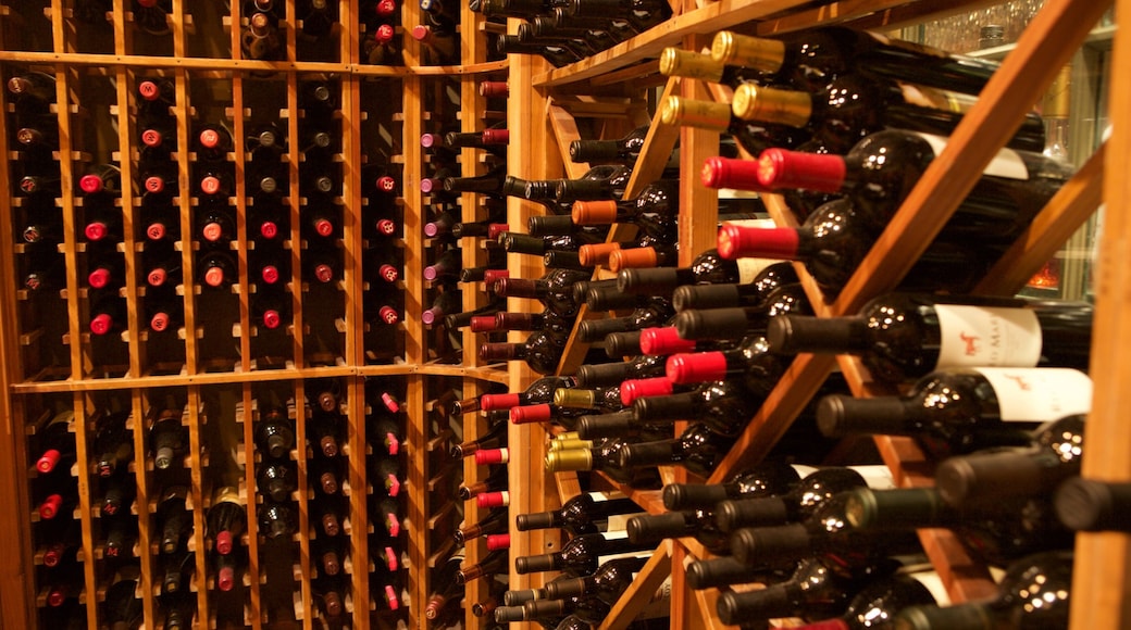 Baton Rouge which includes interior views