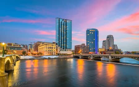 Vuelos baratos de Dallas (DFW) a Grand Rapids (GRR)