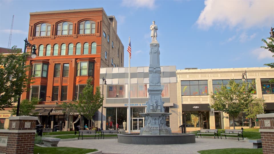 Grand Rapids showing a fountain and a park