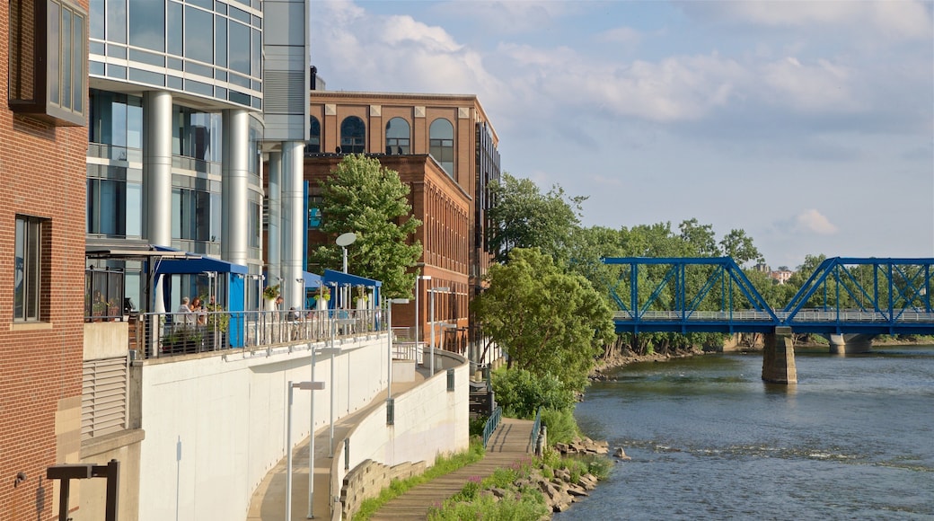Grand Rapids welches beinhaltet Stadt, Brücke und Fluss oder Bach