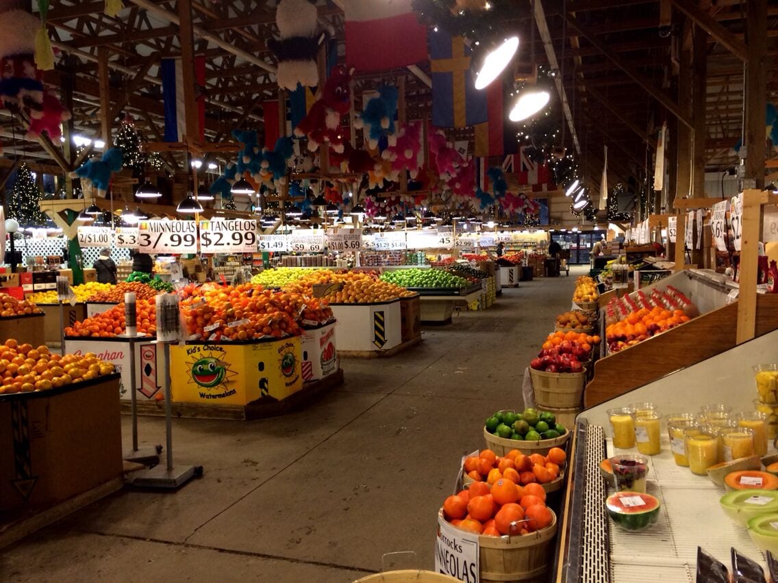 Excellent grocery store with an outdoorsy Michigan feel that includes wine samples and free cups of coffee.