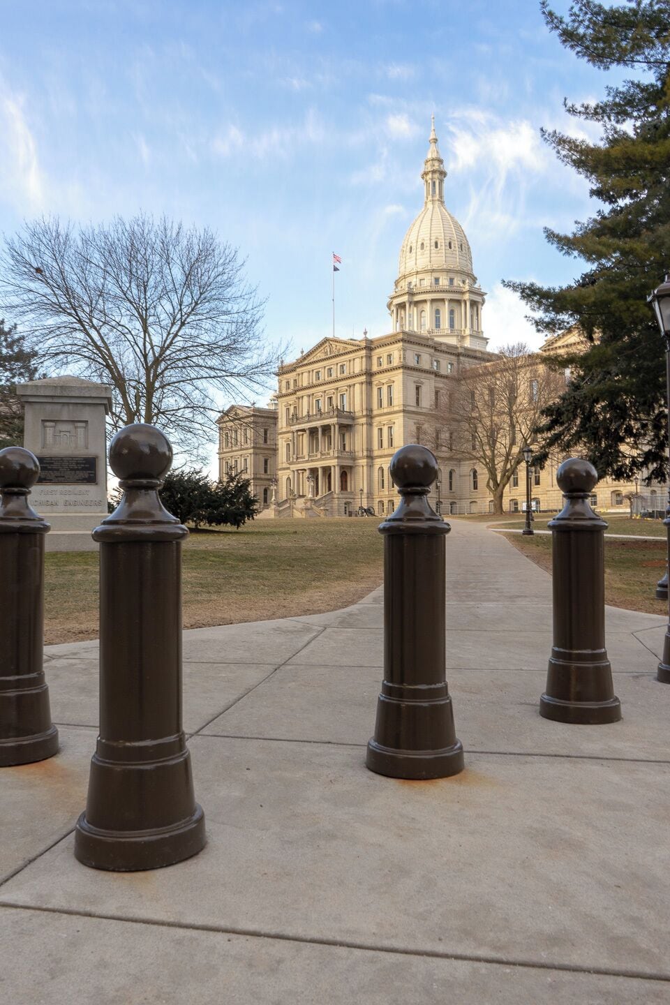 Took the fam to a hockey tournament in Lansing and used the opportunity to visit the Michigan State Capitol building. Tour was free, docent was awesome, and the building is spectacularly kept circa 1840s. Take your kids!!