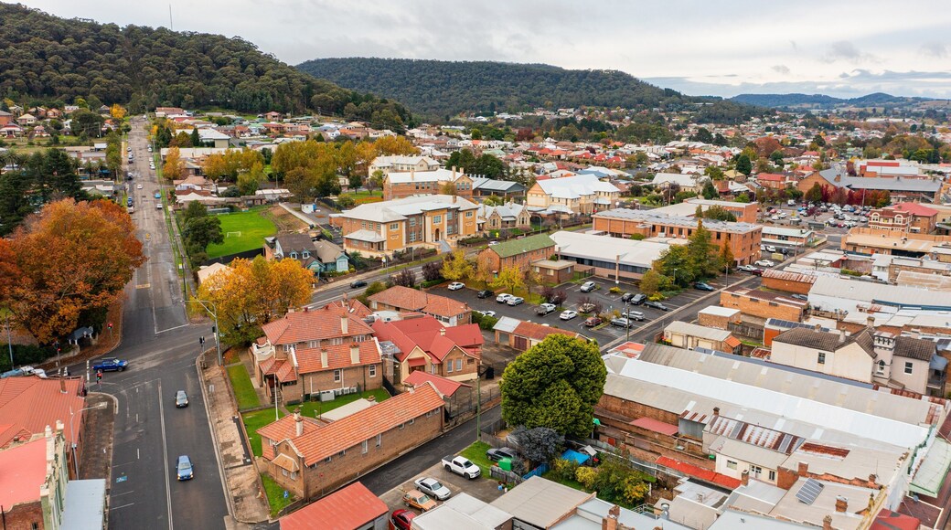 Lithgow featuring a small town or village and landscape views