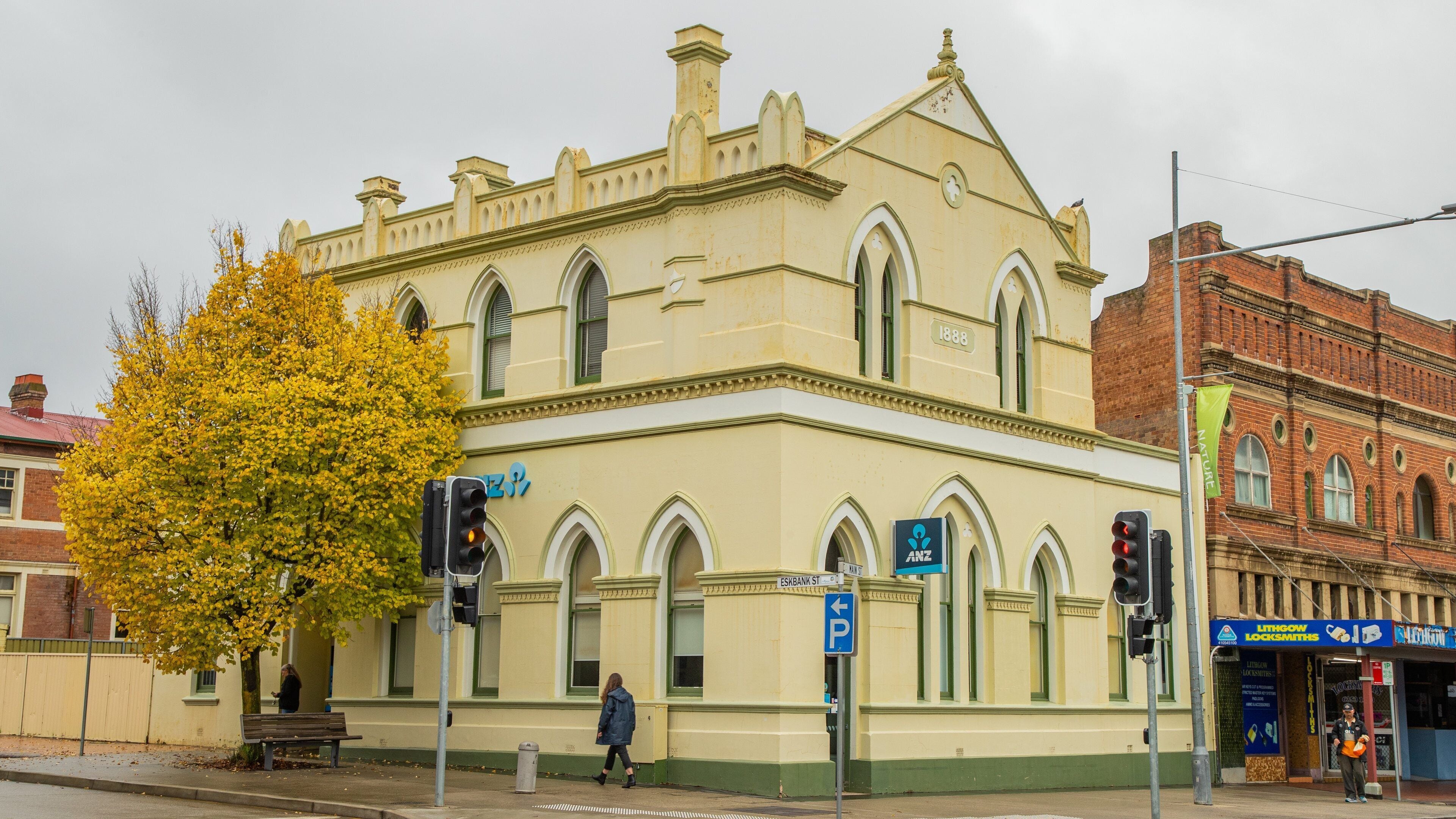 Lithgow showing heritage architecture