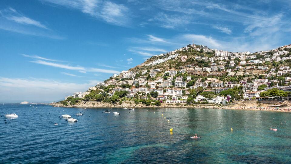 Canyelles in Roses on Cape Creus Csatalonia Spain; Shutterstock ID 1128933527; Purchase Order: SP-2390; Order Number: Content Innovations EOY spend - Lee Ban Twan; Client/Licensee: Hotels.com - Lee Ba