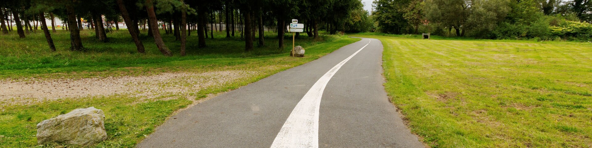 This file was uploaded with Commonist. La liaison cyclable FrancoVéloSuisse à Danjoutin.