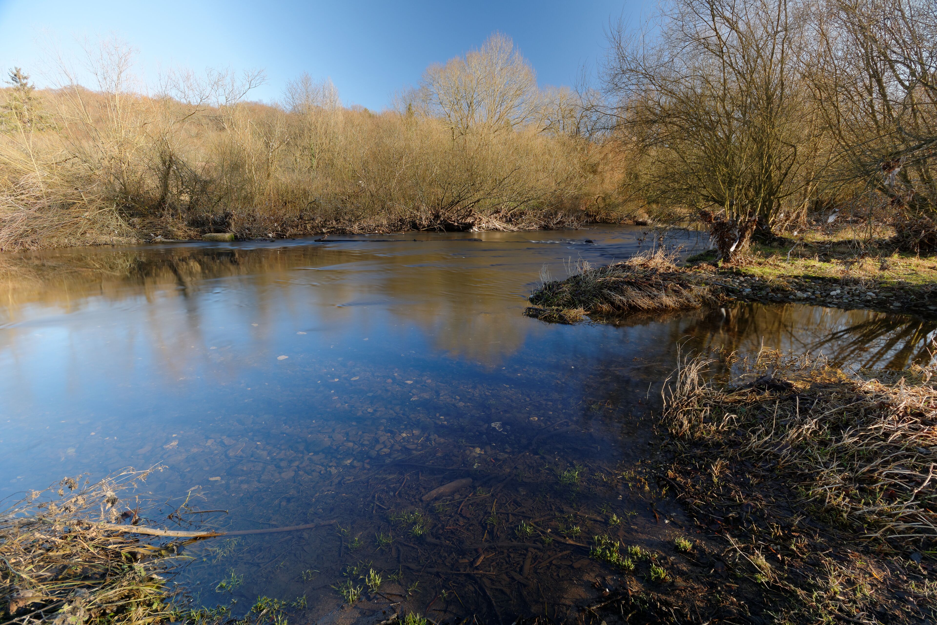 This file was uploaded with Commonist. La Savoureuse, à Danjoutin. Photo réalisée avec un filtre Hoya ND1000 + un filtre polarisant Hoya PRO1.