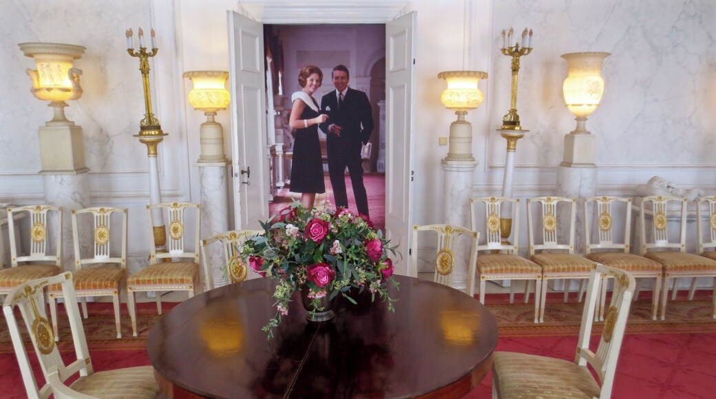 Baarn, Paleis Soestdijk, Portret Beatrix en Claus
#architecture