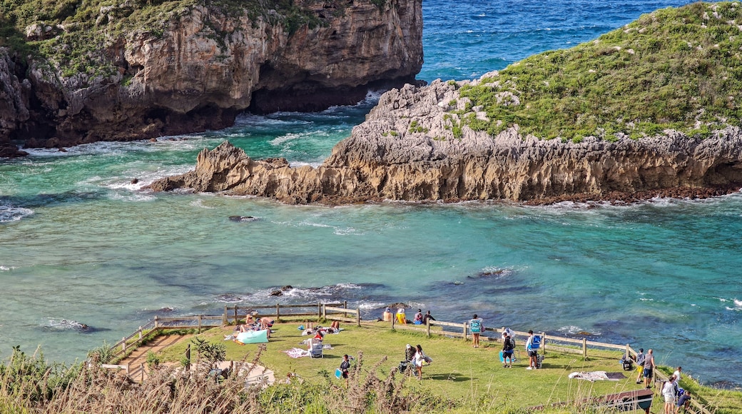 Llanes