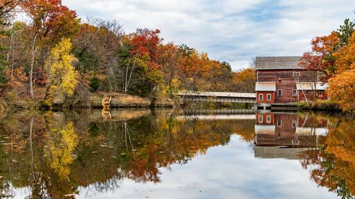 Fall colors at Dells Mill Pond