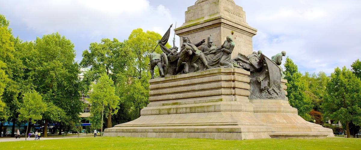 Porto mettant en vedette monument, statue ou sculpture et parc