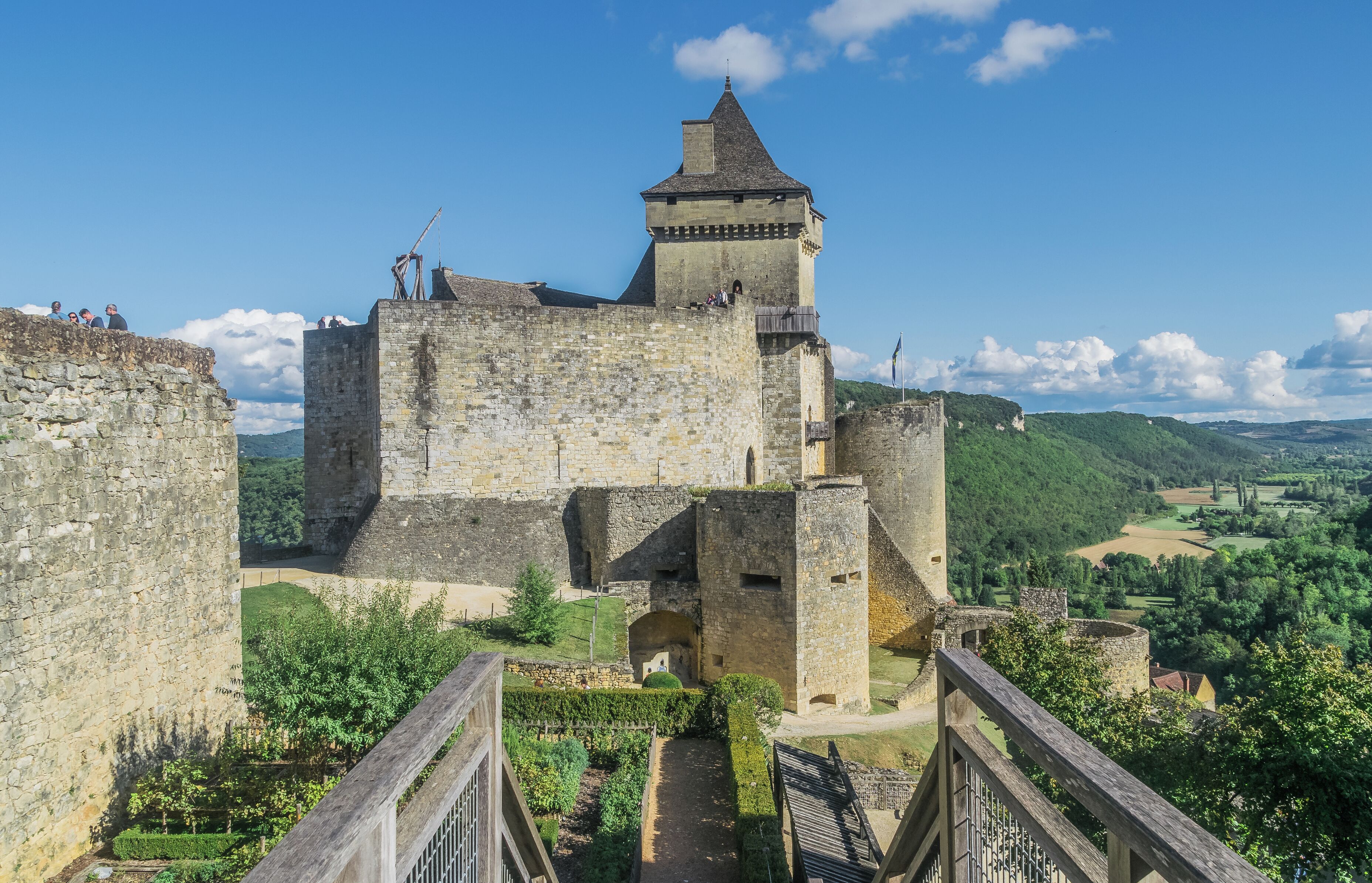 This building is indexed in the Base Mérimée, a database of architectural heritage maintained by the French Ministry of Culture, under the reference PA00082446 .