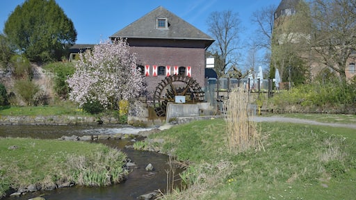 Wassermühle und Burg in Brüggen am Niederrhein,Rheinland,Nordrhein-Westfalen,Deutschland