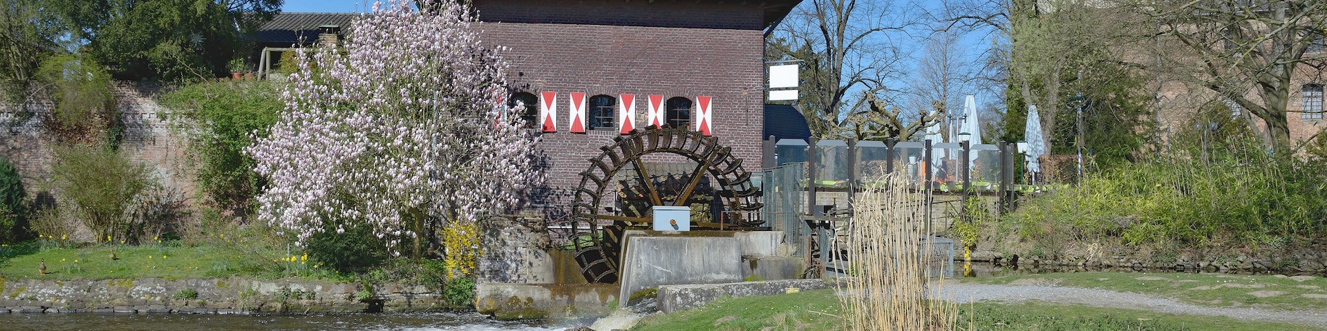 Wassermühle und Burg in Brüggen am Niederrhein,Rheinland,Nordrhein-Westfalen,Deutschland