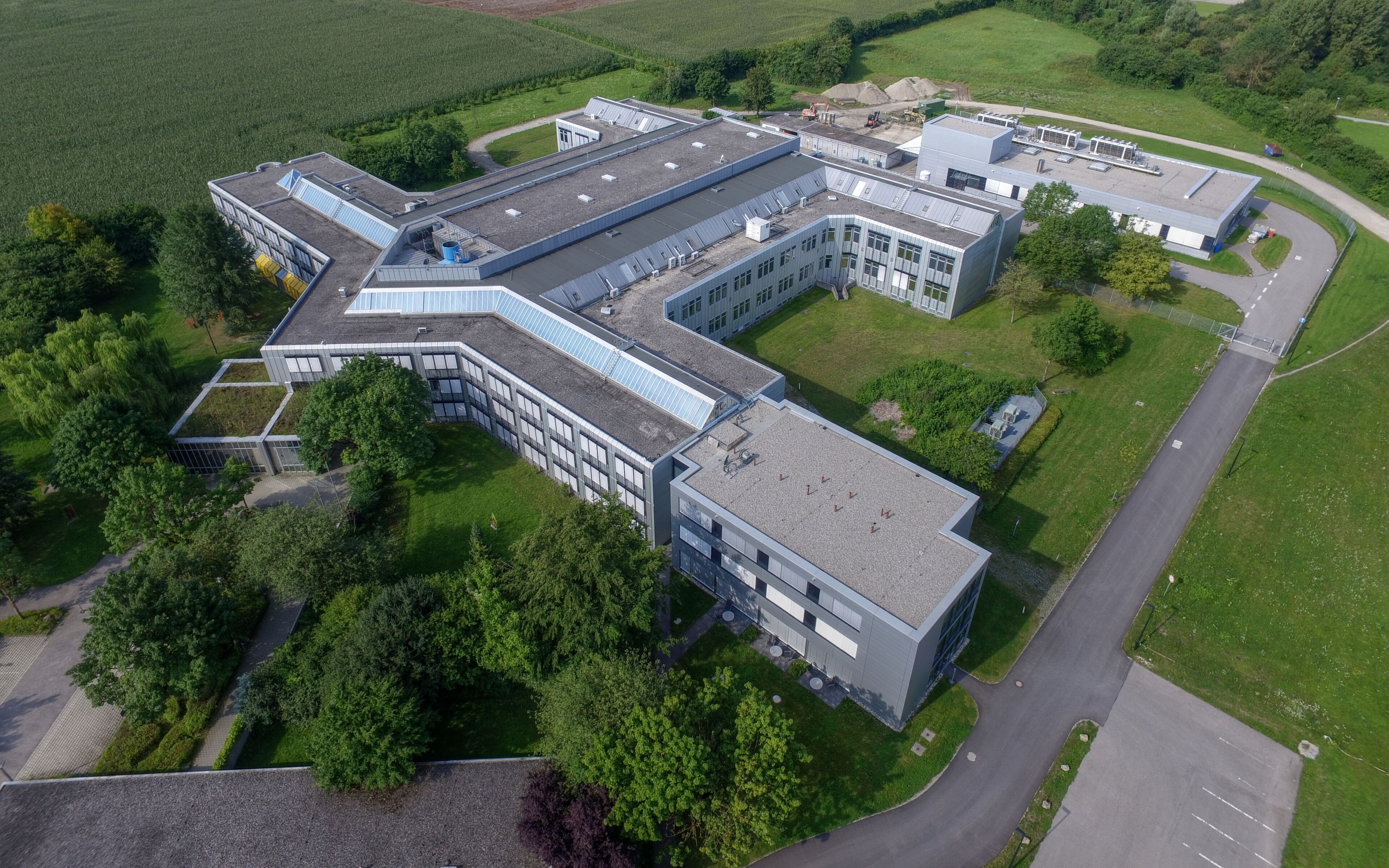 Max Planck Institute of Quantum Optics (MPQ), aerial view