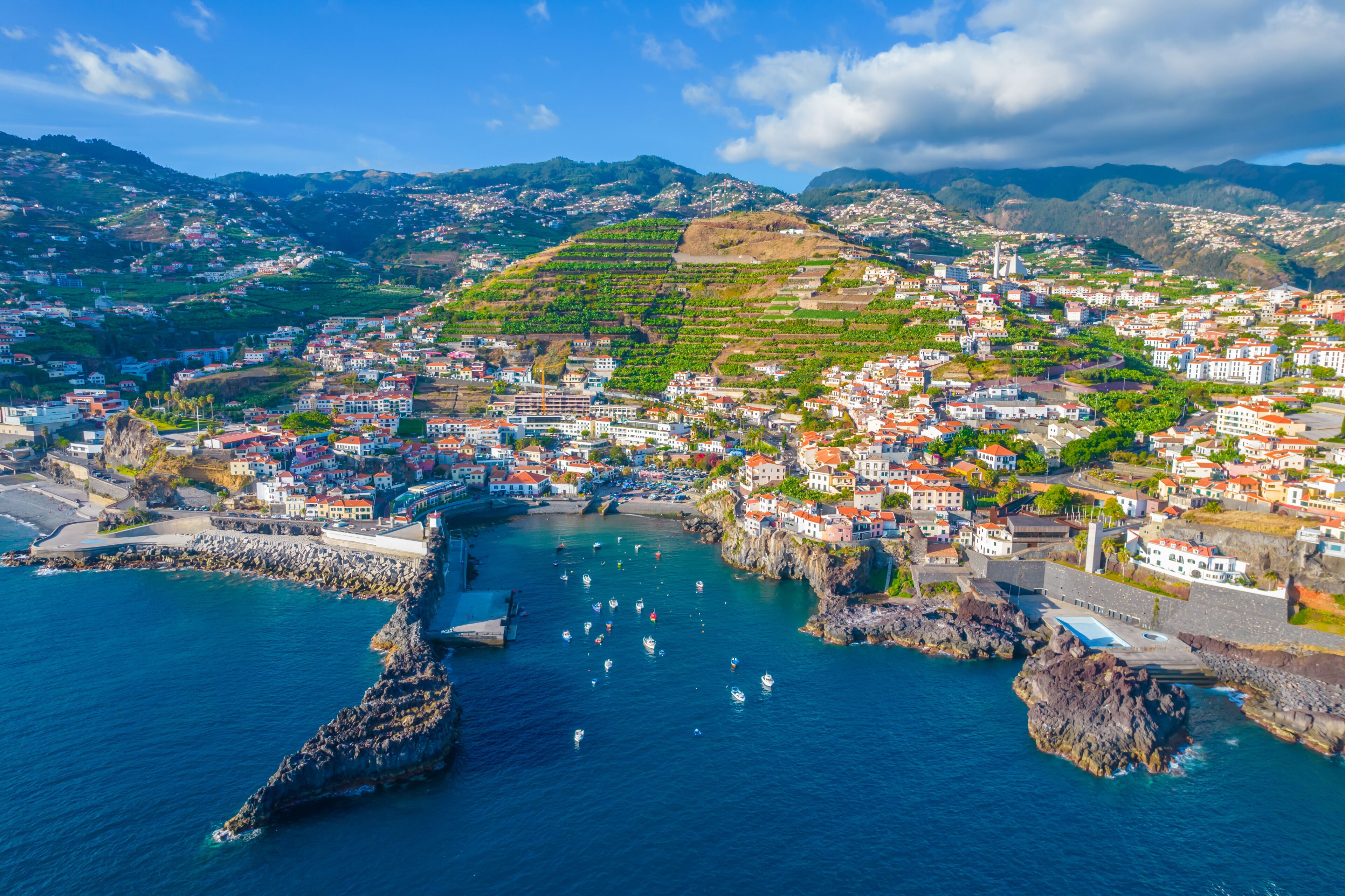 Câmara de Lobos: el pueblo pesquero de Madeira que enamoró a Churchill (y es el 6º Mejor Destino de Europa en 2026) Mirador de Churchill en Câmara de Lobos, Madeira