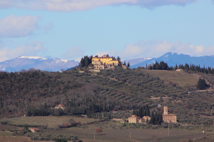 Above: Castle Castello di Cacchiano, below: San Marcellino (church in Monti), Gaiole in Chianti, Province of Siena, Tuscany, Italy