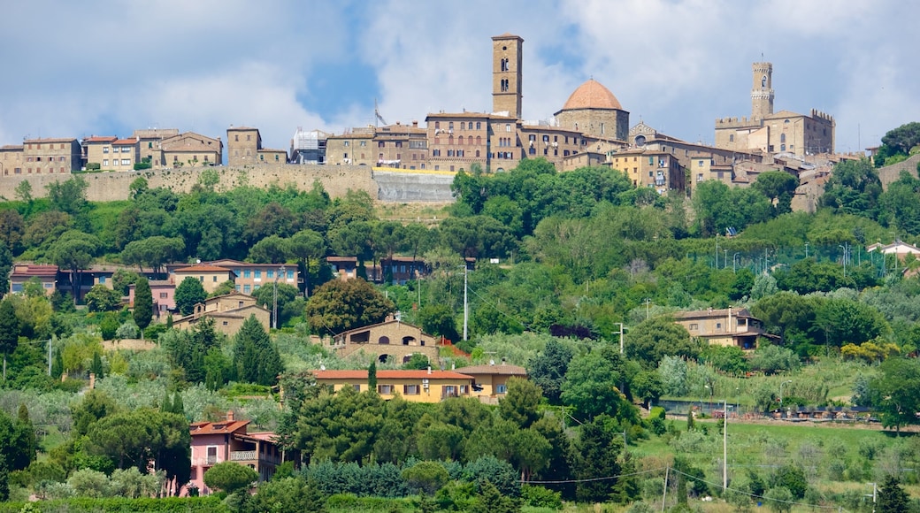 Volterra which includes heritage elements and a small town or village