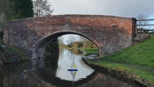 Sailing the trent and Mersey canal