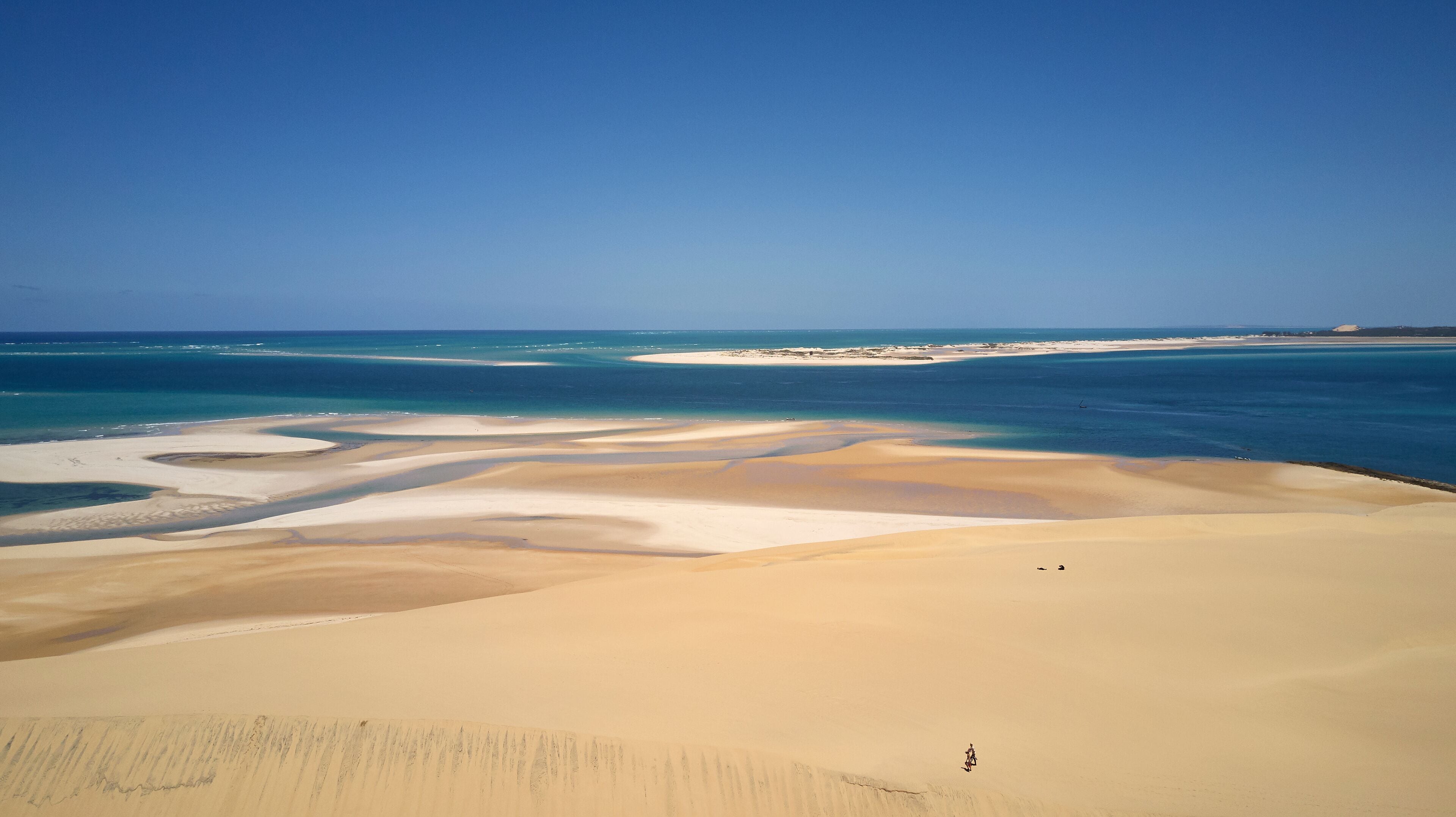 Mozambique, Bazaruto archipelago, Aerial view of Bazaruto dunes