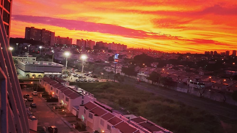 #CieloDeAcuarelas atardecer de colores en mi hermosa ciudad.