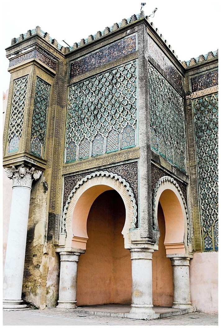 One of the oldest gates in all of Morocco, Bab Mansour in Meknes was completed in 1737.
This is one of the parts of the gate that I was in utter awe of it's detail and beauty.
Today there is an arts and craft gallery through the doors. So cool.
Definitely you need to check it out. WORTH. IT. :)