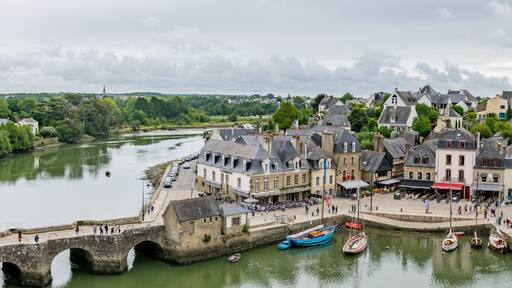 Auray