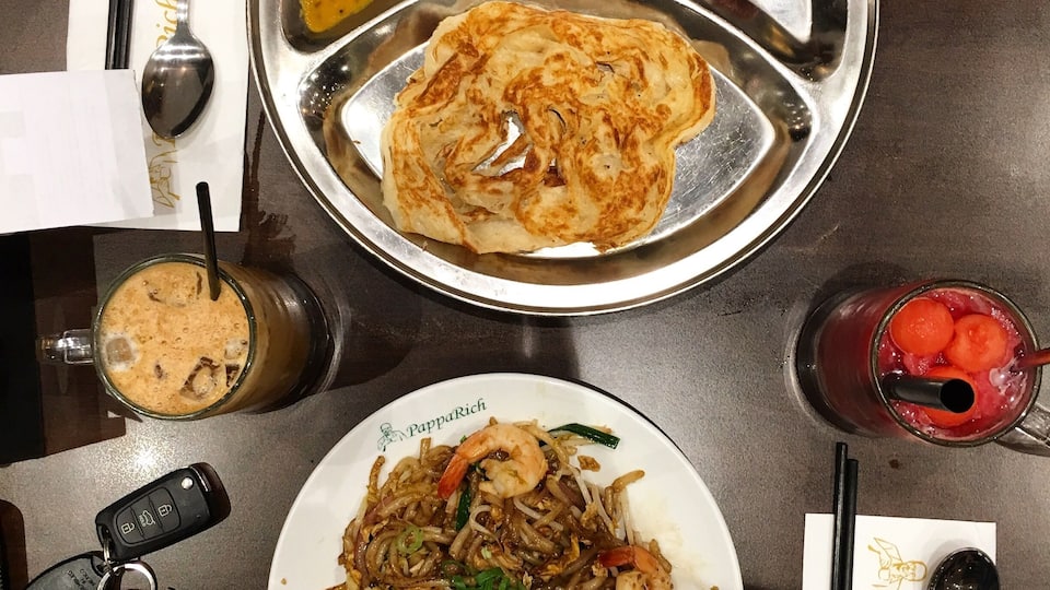 Malaysian food at papa rich.
Always busy. Their noodles are the best