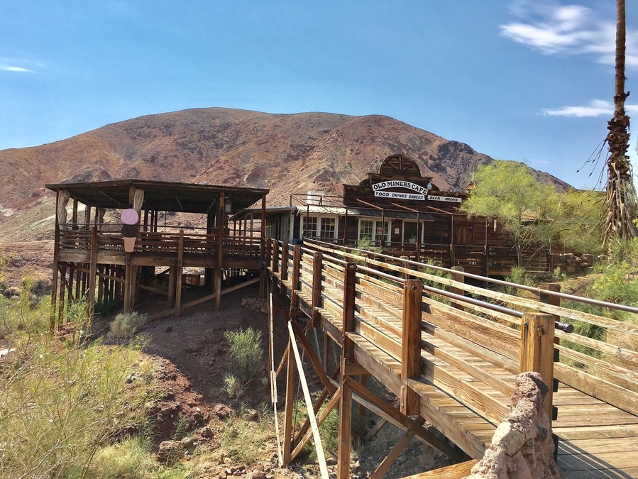 I was on a road trip and we found this random ghost town and decided to pull in. It was a really cool experience even thought it was (no joke) 114 degrees outside.