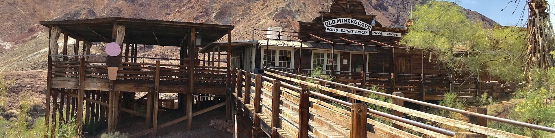 I was on a road trip and we found this random ghost town and decided to pull in. It was a really cool experience even thought it was (no joke) 114 degrees outside.