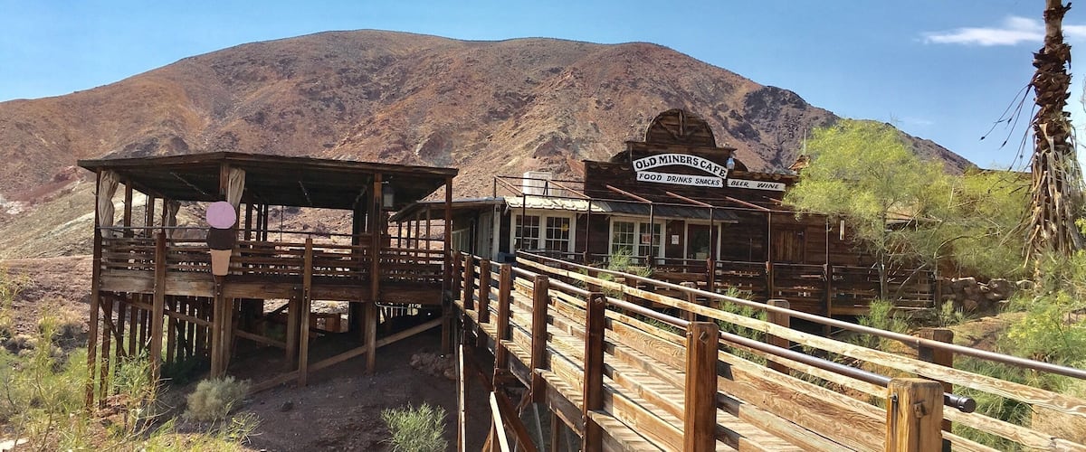 I was on a road trip and we found this random ghost town and decided to pull in. It was a really cool experience even thought it was (no joke) 114 degrees outside.