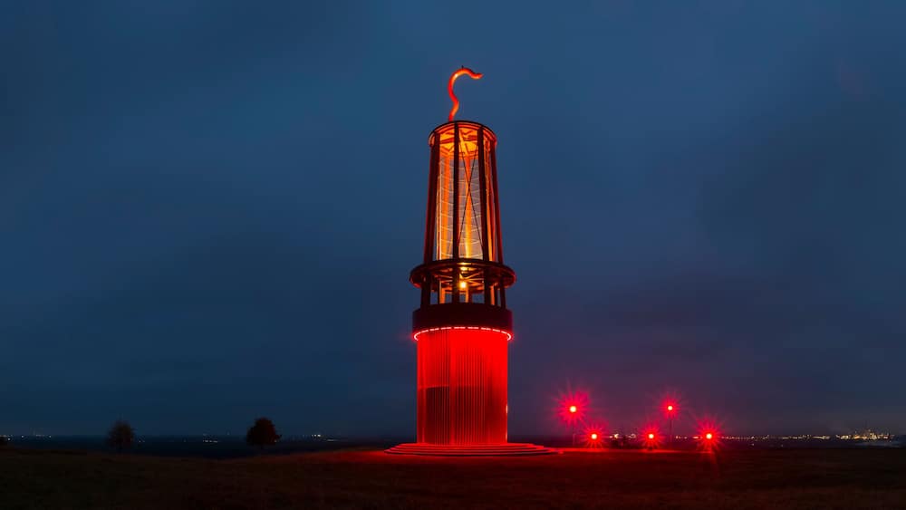 geleucht mining statue moers germany at night high definition panorama