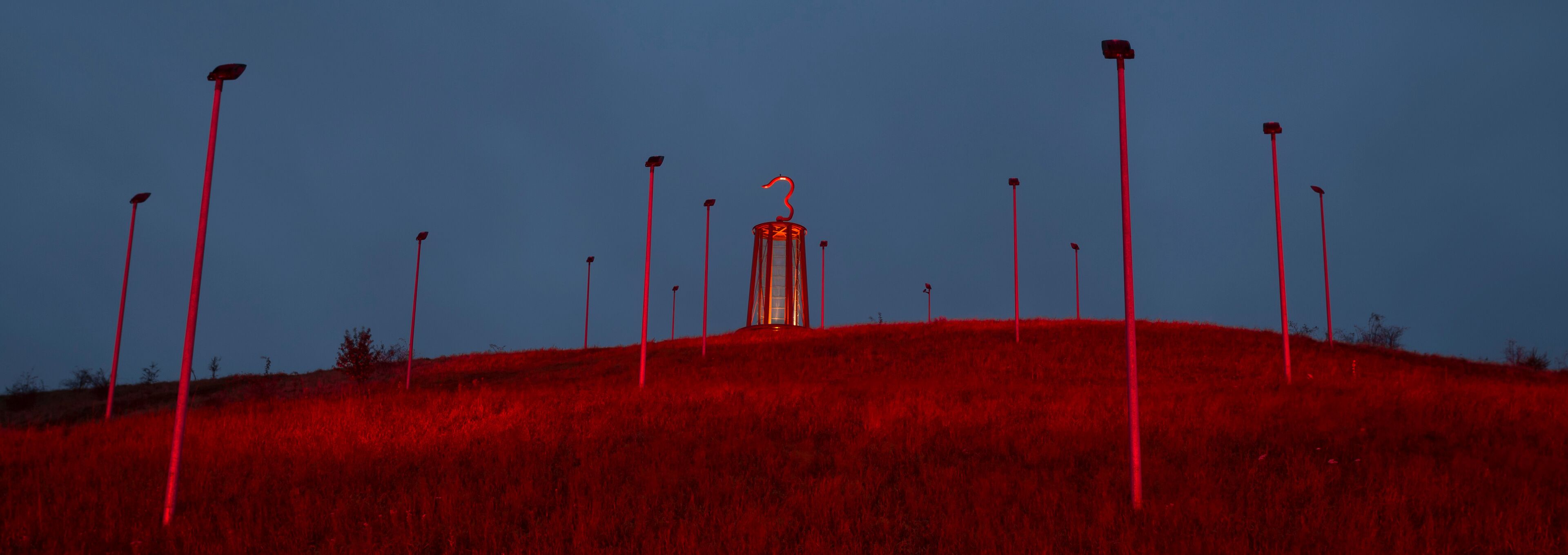 geleucht mining statue moers germany at night