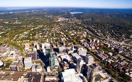 Vuelos baratos desde $129 de Dallas a West Harrison Expedia