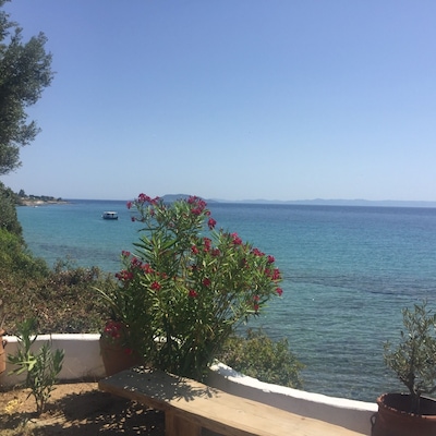 The restaurant with greatest view around. Nice place.