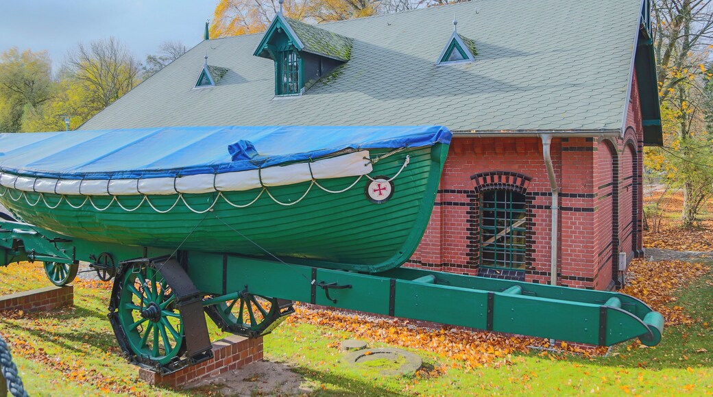 This is a photo of the architectural monument in Vorpommern-Rügen identified by the ID