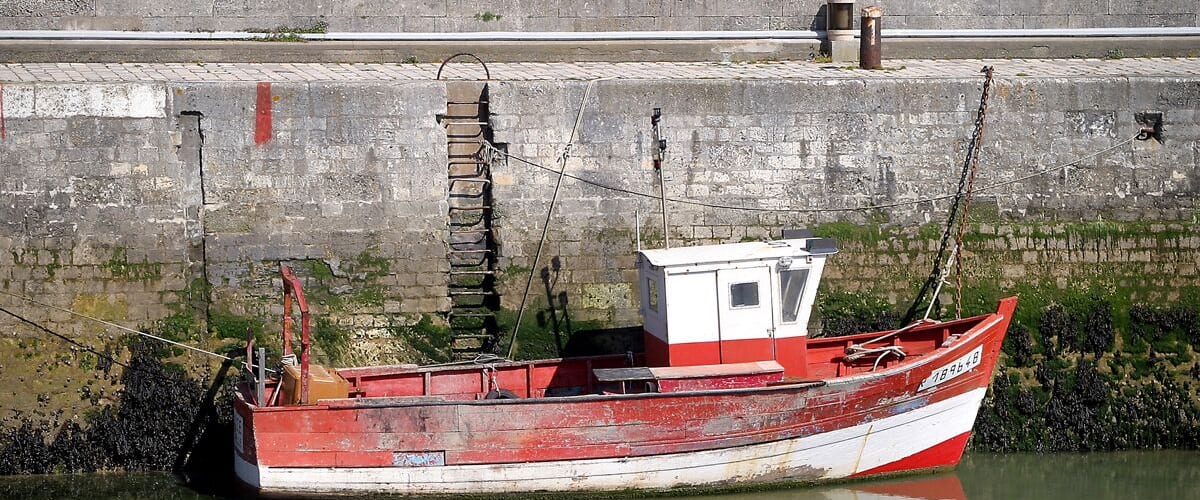 A stroll round the picturesque French seaside resort of La Flotte, located on the Ăle de RĂ©, which is connected to the mainland by toll bridge.