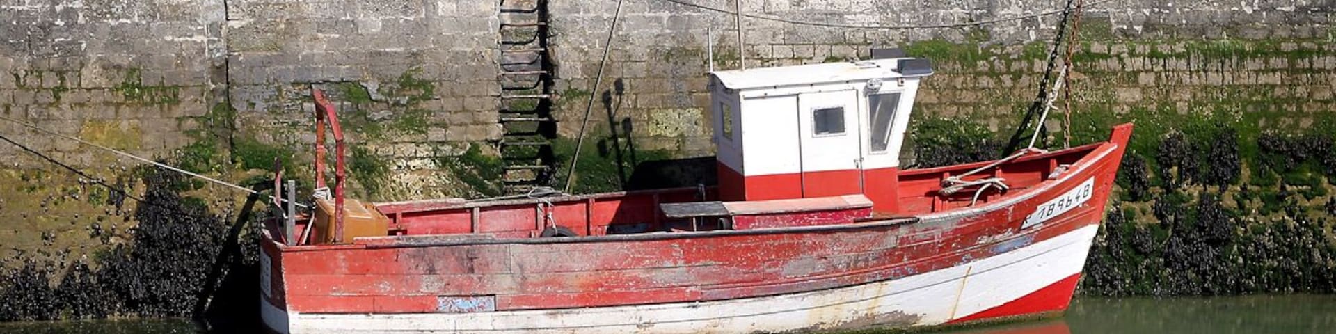 A stroll round the picturesque French seaside resort of La Flotte, located on the Île de Ré, which is connected to the mainland by toll bridge.