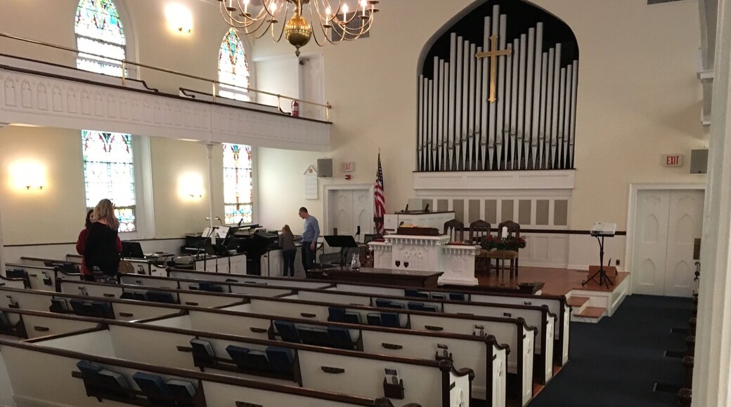 Worshipping on the hill in Parsippany since 1755 Parsippany Presbyterian Church is pillar in the community. Reverend Donald Bragg helps preserve the old traditions with some contemporary flair to the service. I went to Sunday School in the 1960's and my parents have been worshipping there for there for over 55 years. The stain glass windows, cushioned pews, balcony, and massive pipe organ bring you back in time at least into the 19 century.