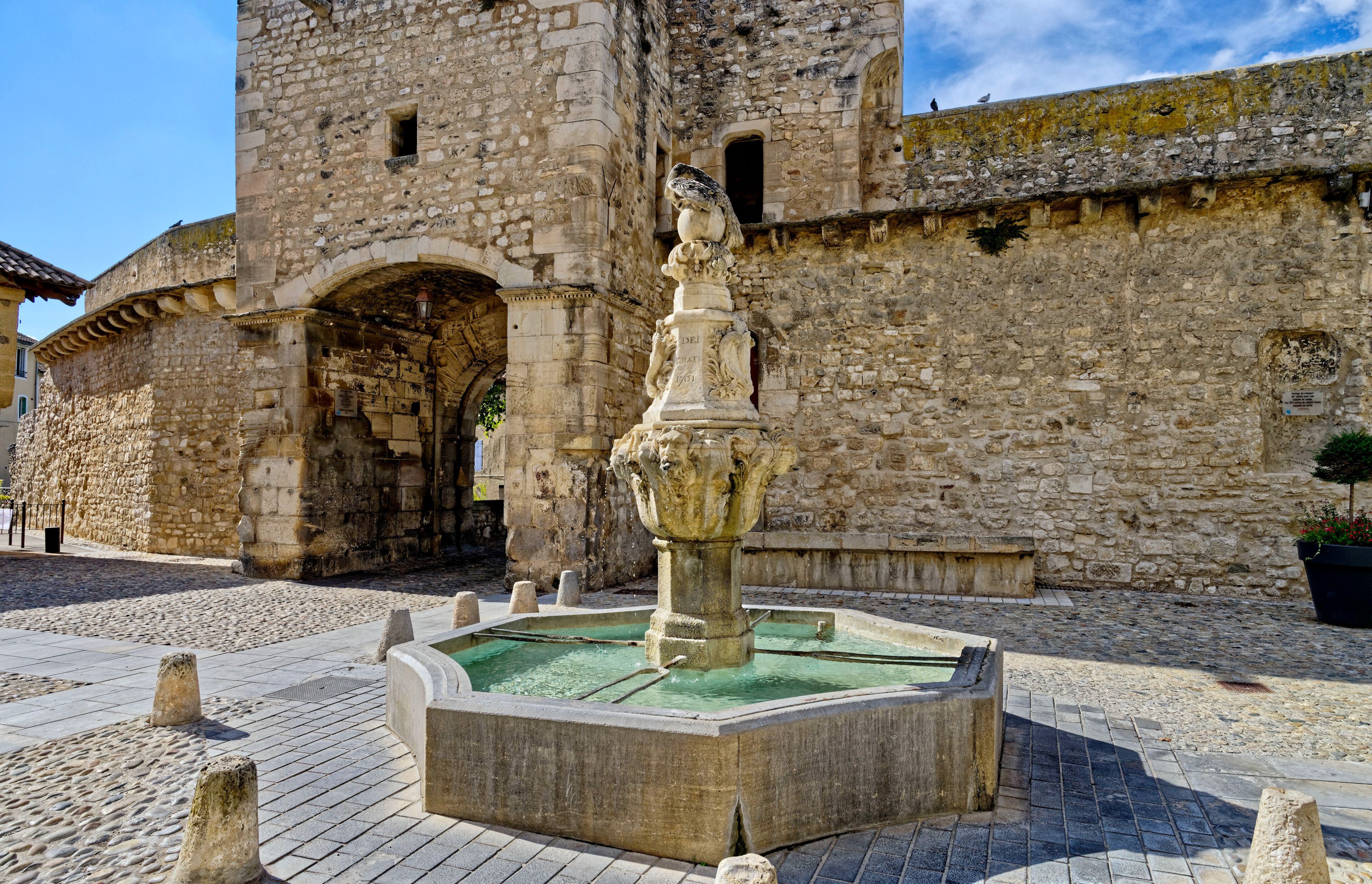 Pernes-les-Fontaines