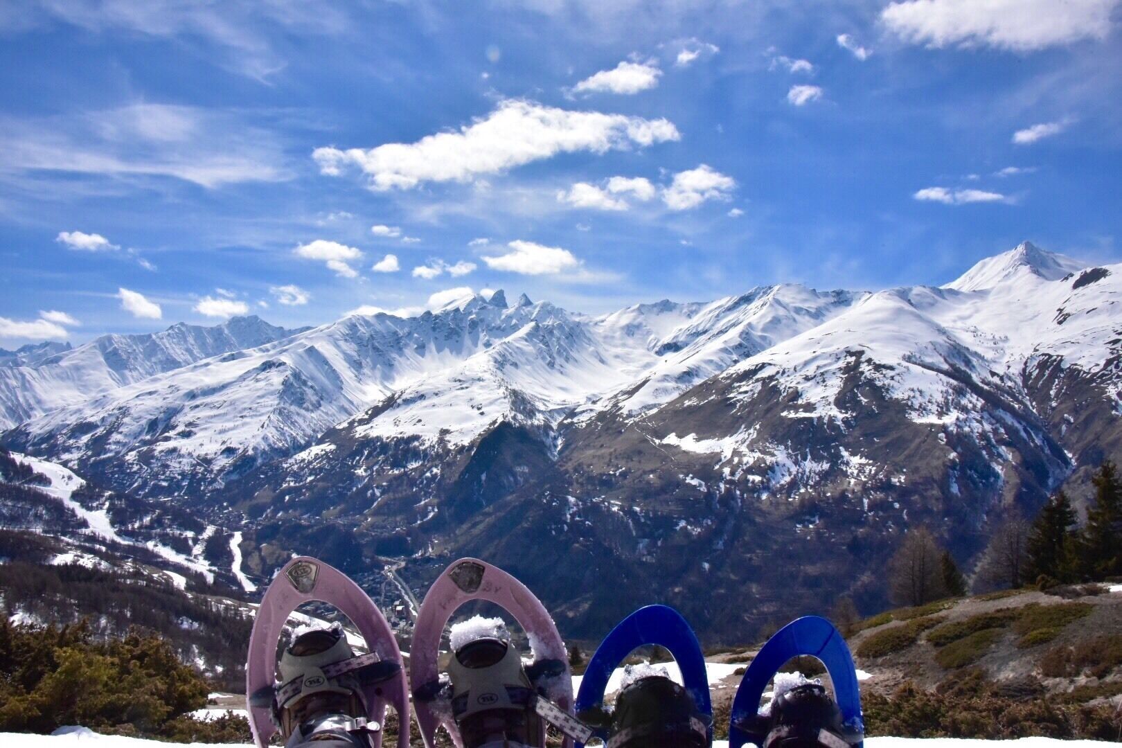 Snowshoe hike in Valloire.