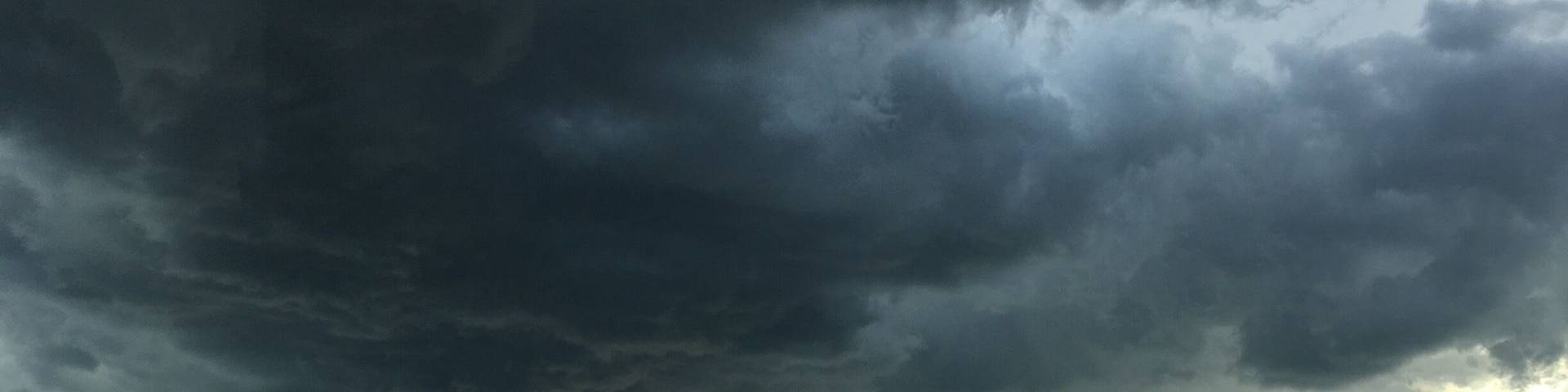 Driving through Iowa and had to stop for this amazing cloud show.