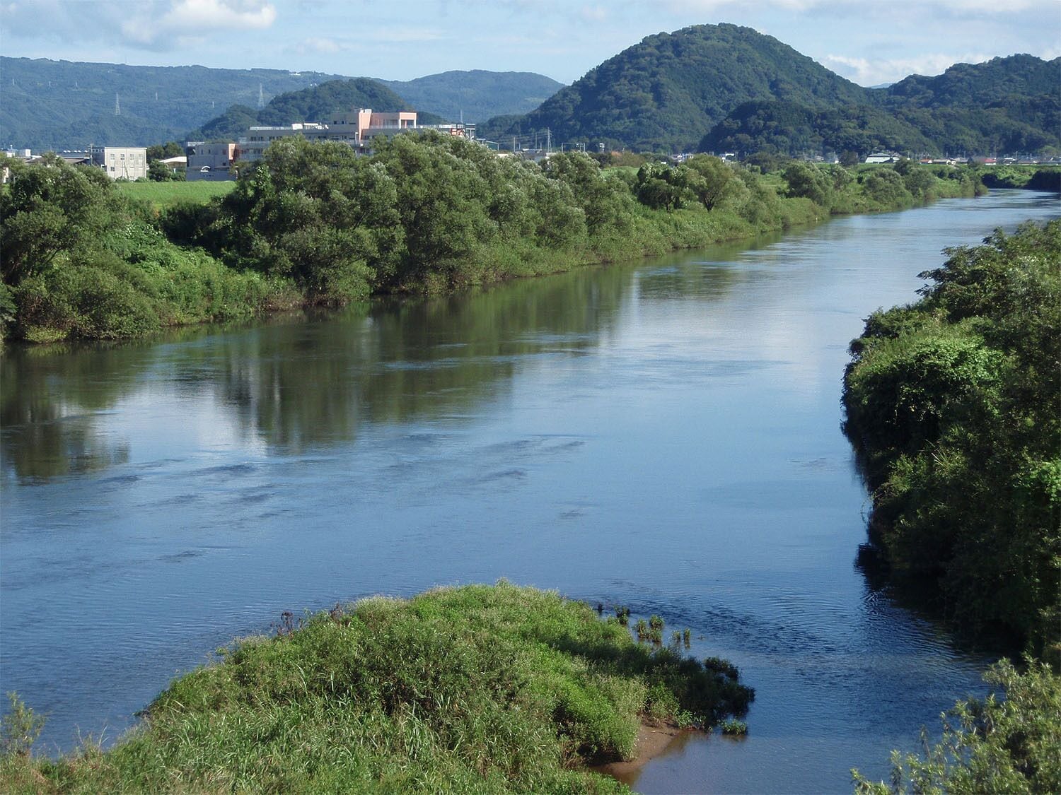 Kano river is located in the east part of Shizuoka prefecture, Japan. This photo was took from Tokura bridge in Shimizu town.