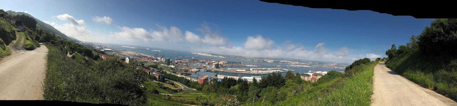 Vista general del puerto de Bilbao (País Vasco, España)