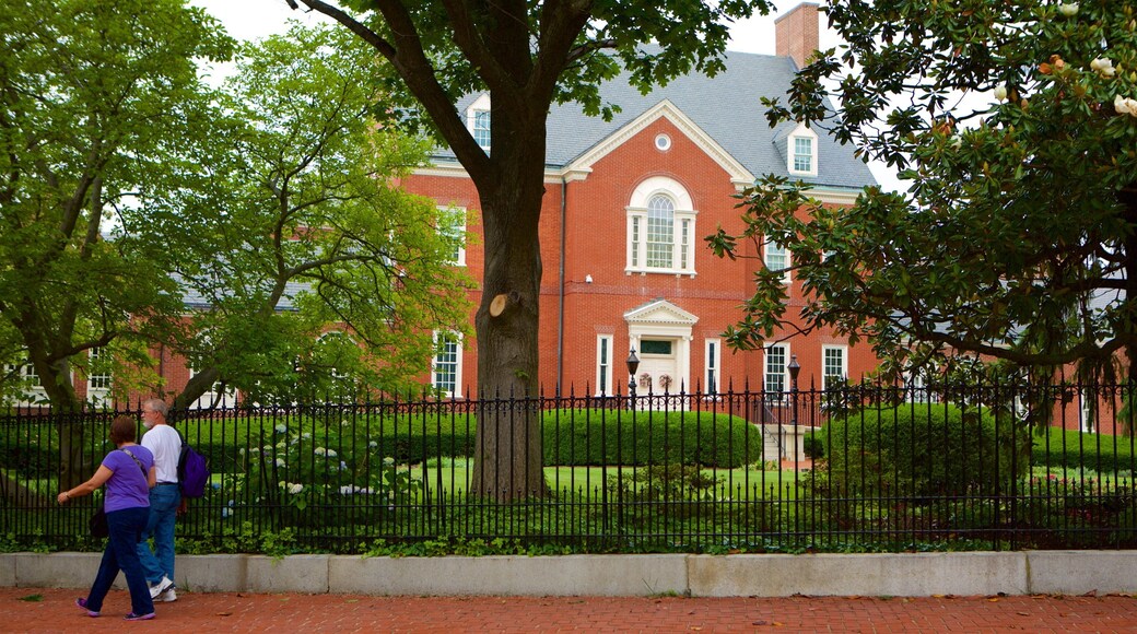 Annapolis y también una pareja