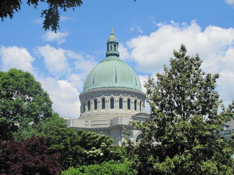 Annapolis is a very pretty city - but I'd like to return on a less busy weekend - it was very hard to get decent photos without lots of random heads in them! 