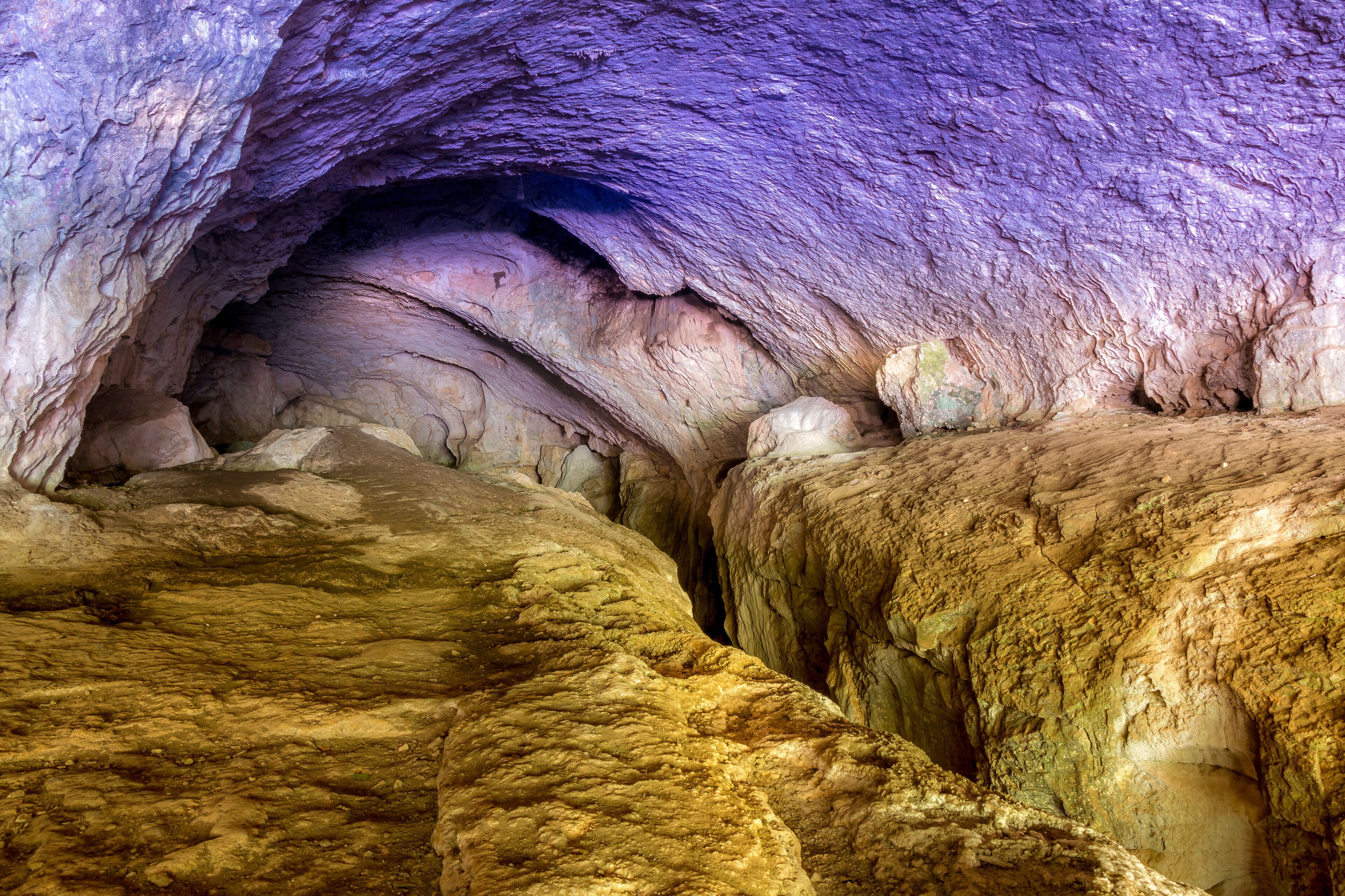 Caves with coloured walls in Alcanena, Portugal 