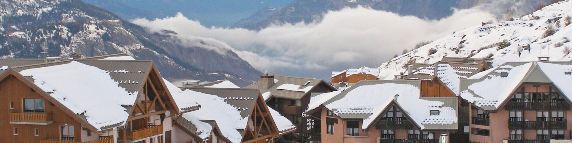 January 2006
The town of Valmeinier in France, a great place to learn to ski with plenty of green and blue slopes at hand.