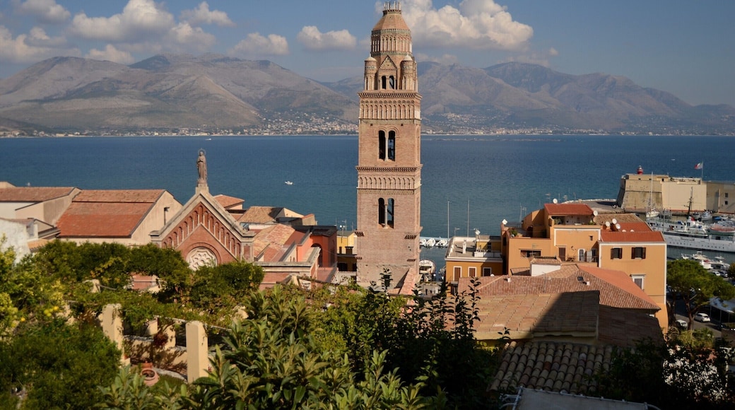 If you are looking for a stop between Rome and Naples, make it Gaeta, a city with a beautiful old town: crumbling old houses, narrow cobblestone streets and gorgeous views around every corner. #troveon